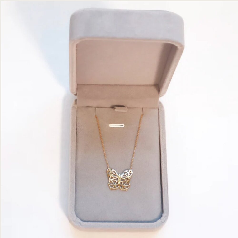 18k Gold Butterfly Necklace - Picture 2 of 8